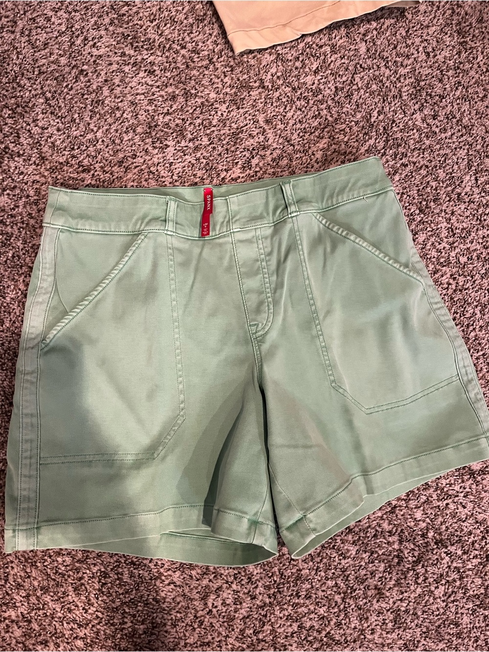 Light Green Women's Casual Shorts - Relaxed Pocket Design